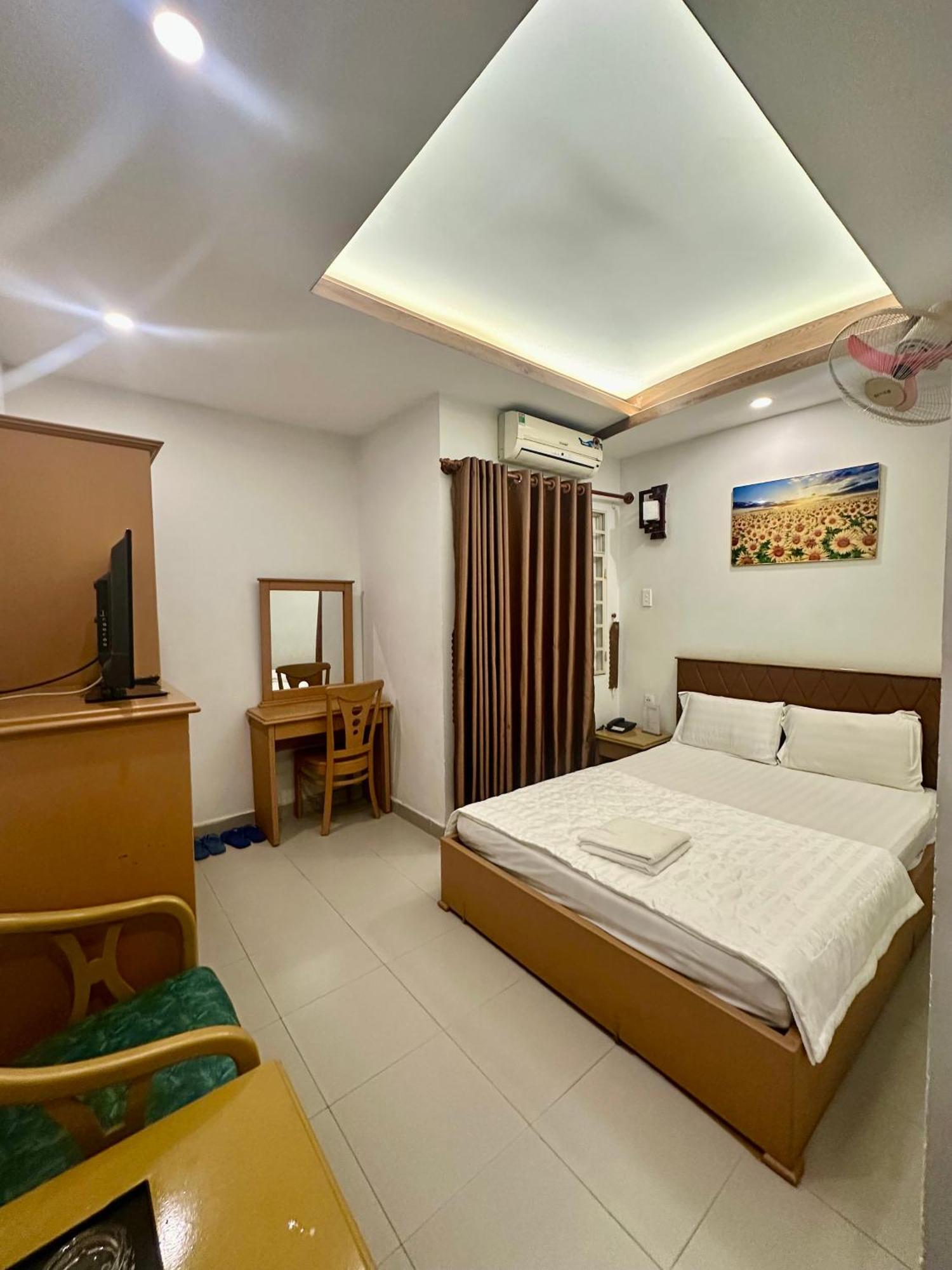 Ngoc Hoa Mai Hotel Хошимин Екстериор снимка