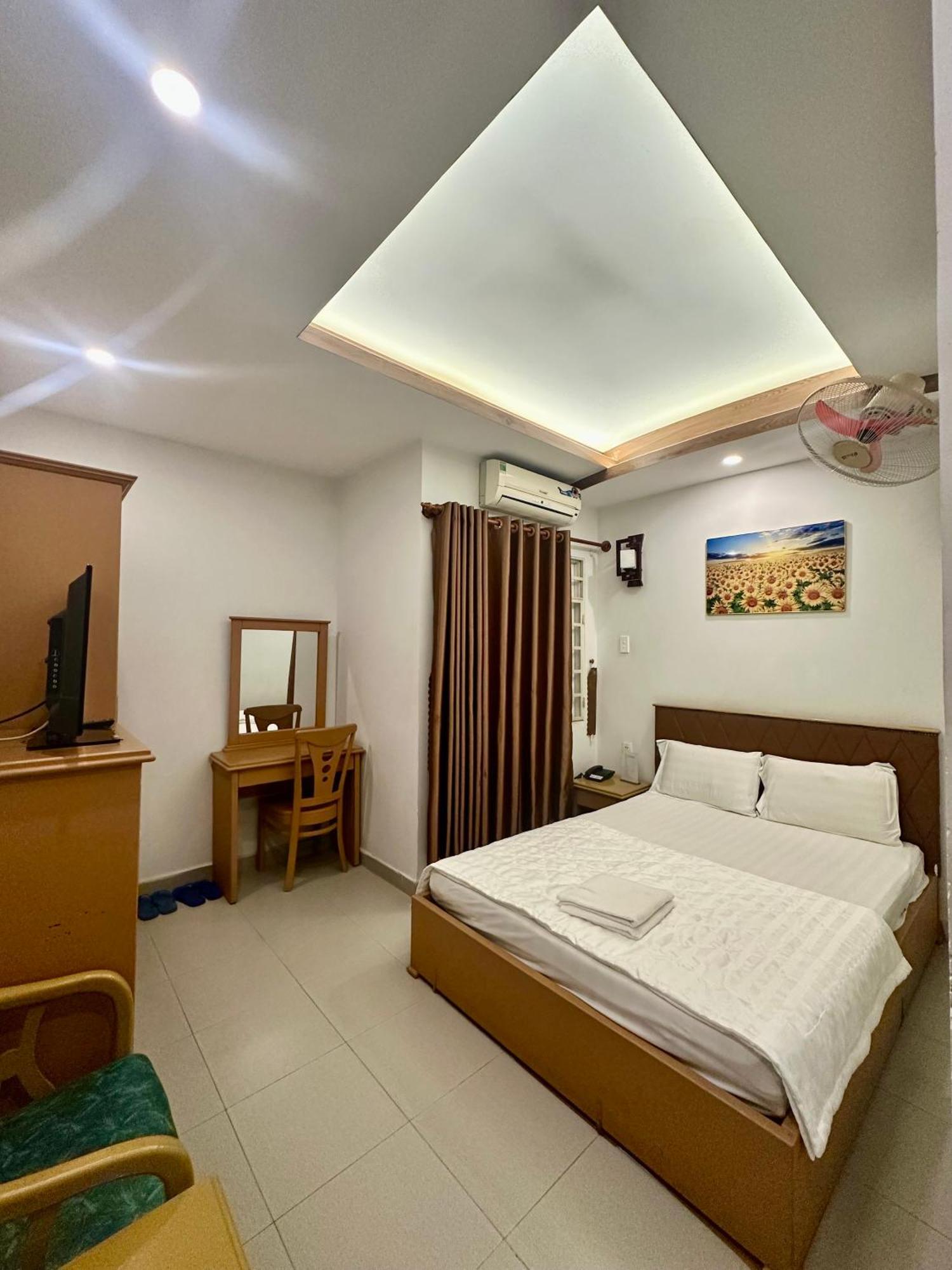 Ngoc Hoa Mai Hotel Хошимин Екстериор снимка